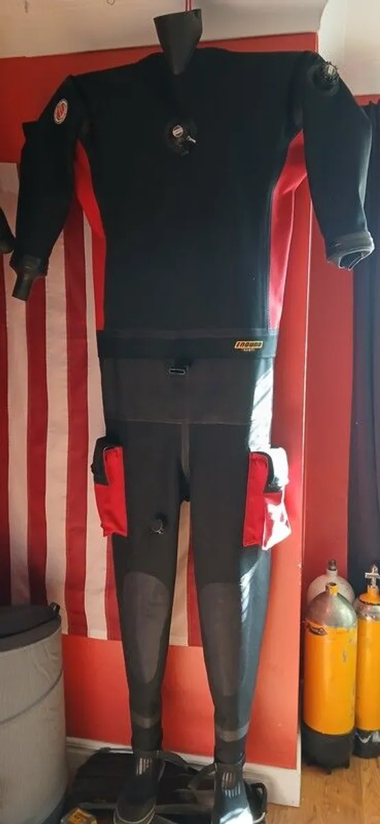 Santi Enduro Dry Suit - Image 1