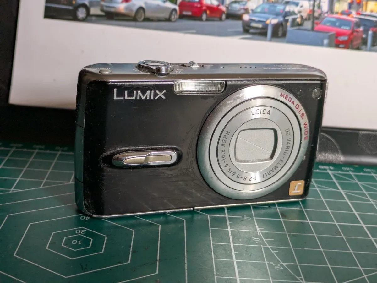 Panasonic Lumix CCD🌈 Leica Vario-Elmarit  lens - Image 2