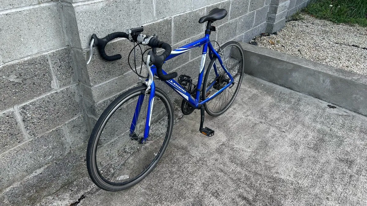Road bike - Image 2