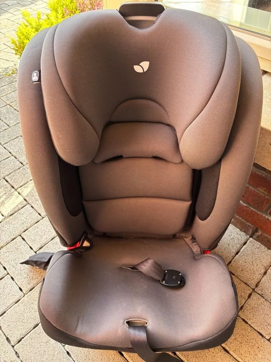 Jolie car seat 15-36 kg - Image 1