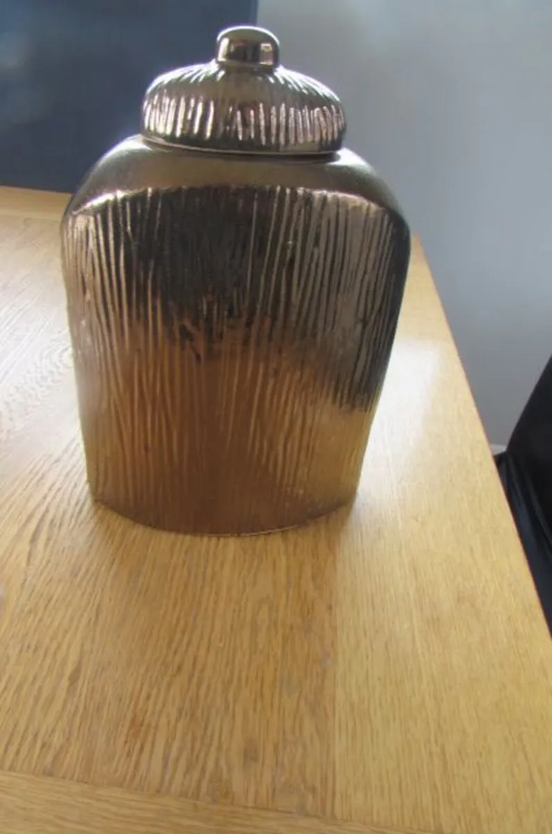 Decorative Urns x 2 for Sale - Image 2
