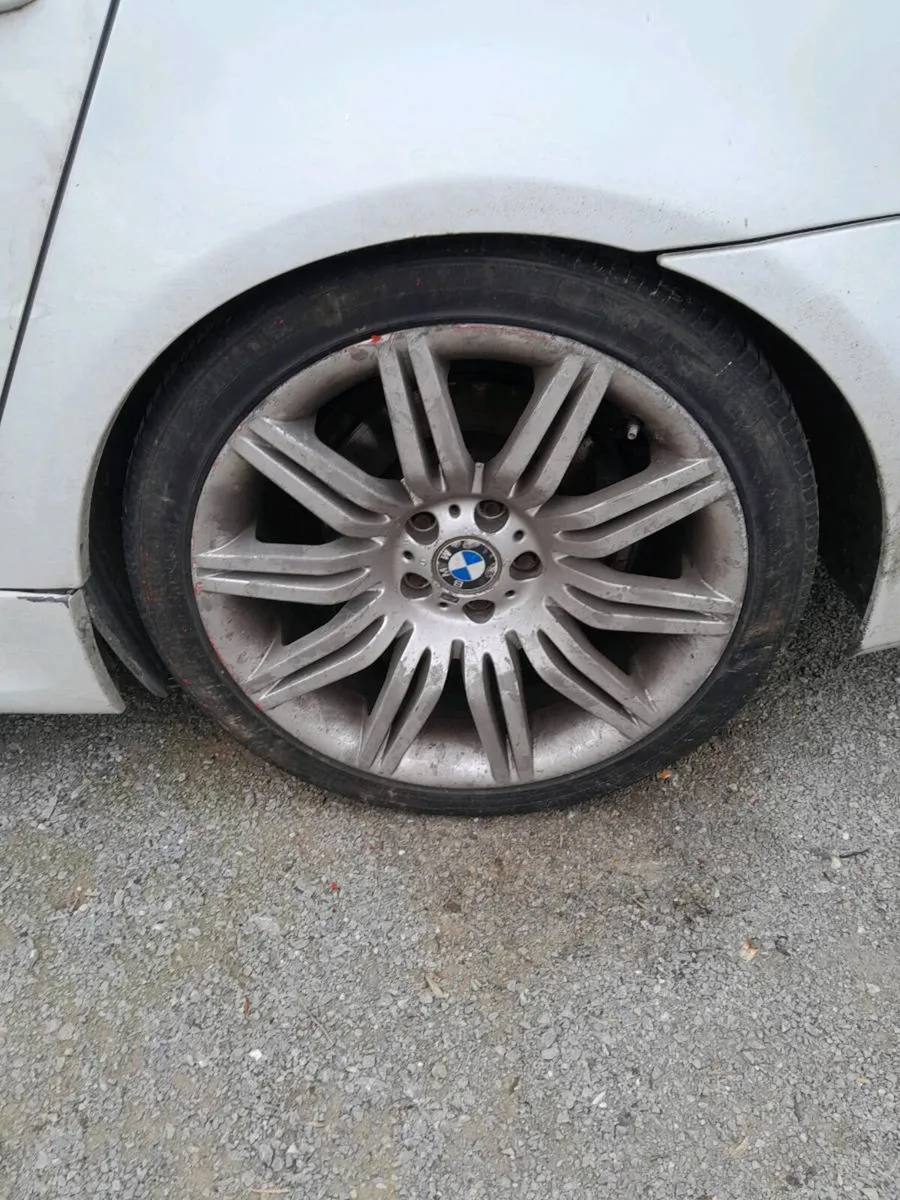 Mercedes Luton/BMW 520/Discovery 3#Parts - Image 3