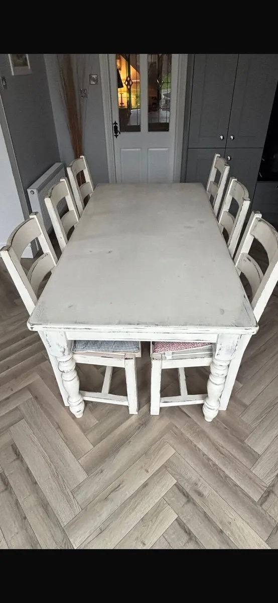 Dining  table and chairs - Image 1