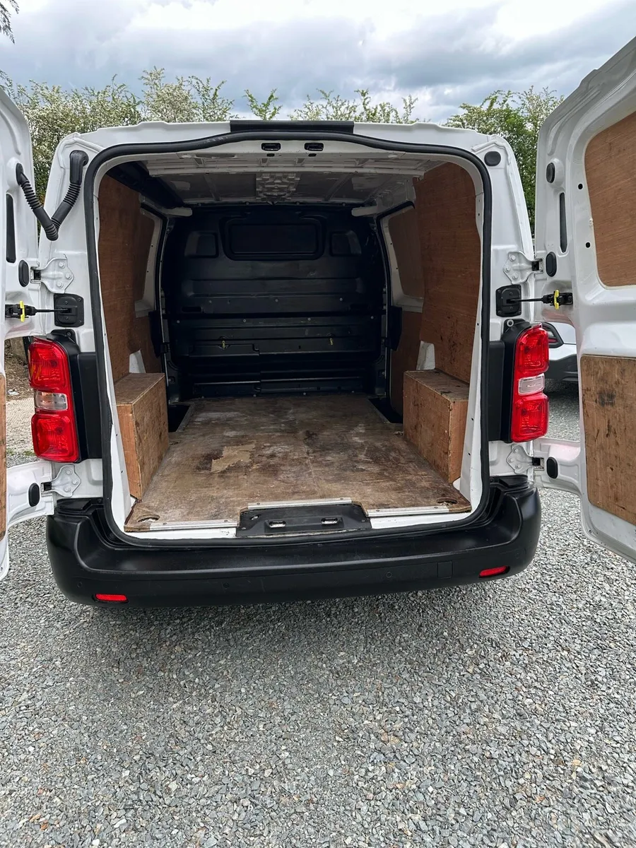 2022 Citroen Dispatch Van - Image 4