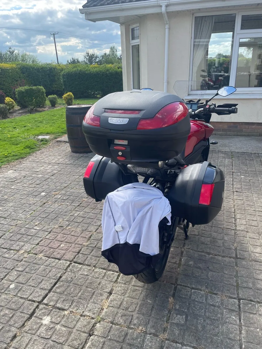Givi boxes and brackets,l - Image 4