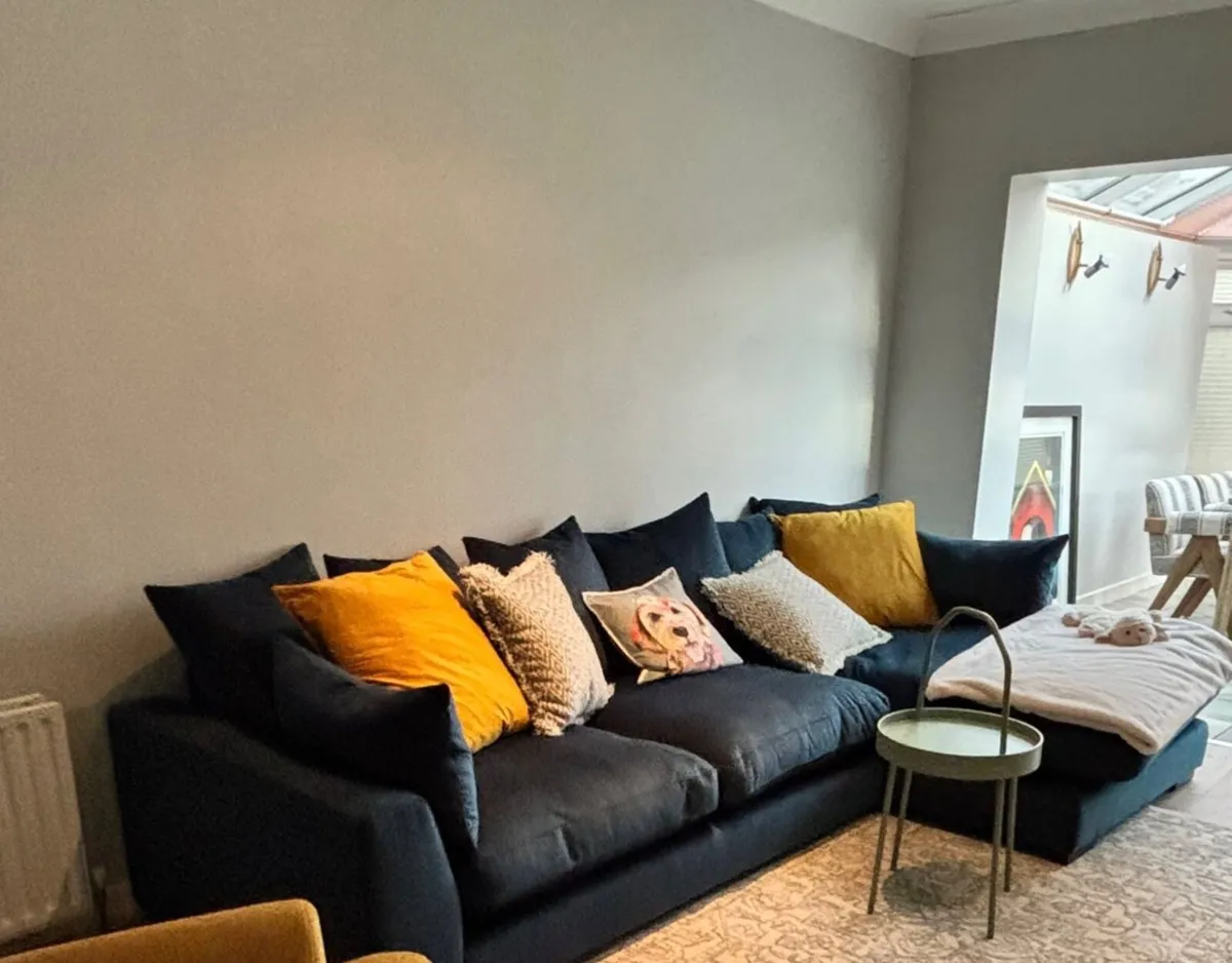 4 Seater Corner Sofa - Image 1
