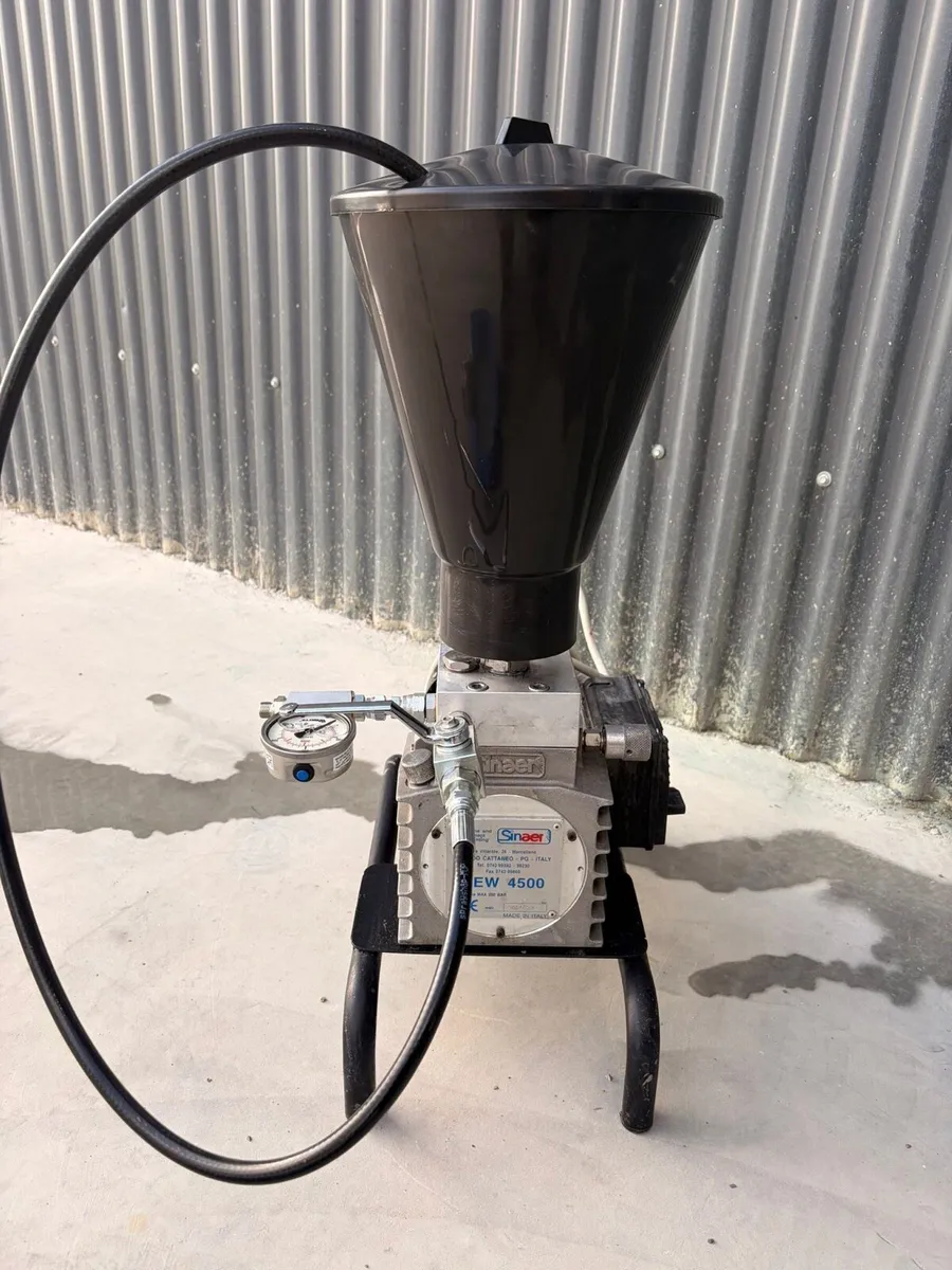 Airless diaphragm sprayer with electric motor - Image 3