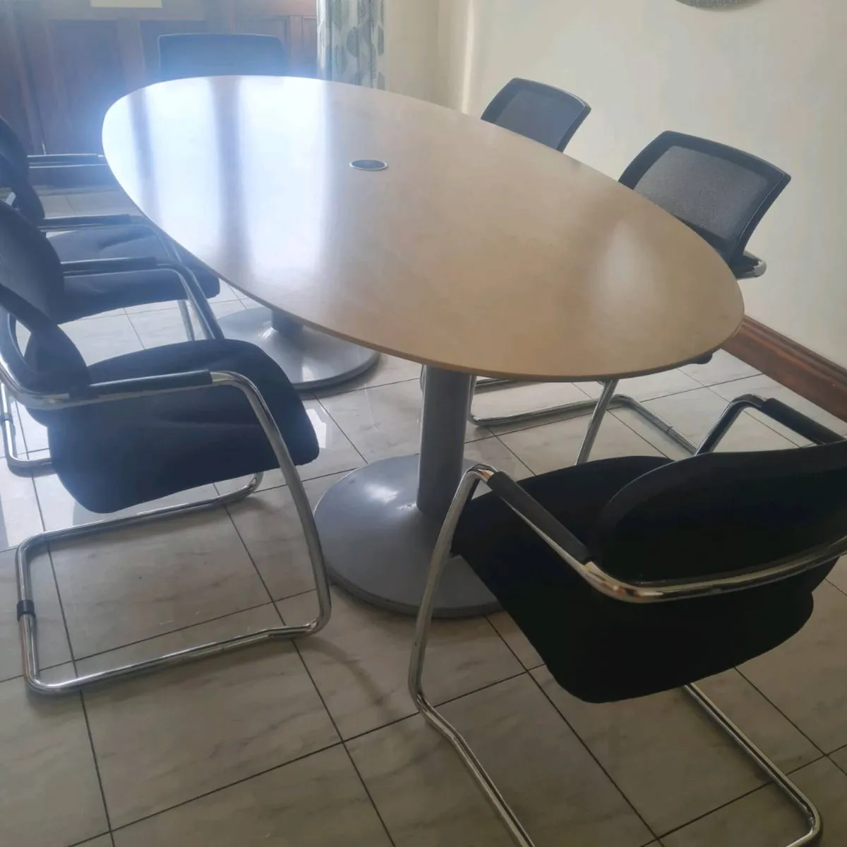 Executive boardroom tables with - Image 2