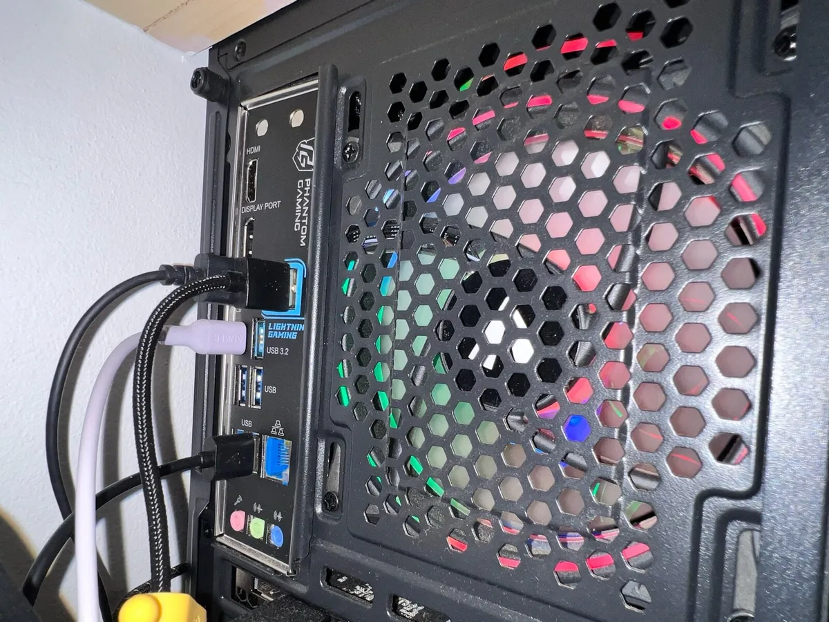 High-end Gaming PC - Rtx4060 / Ryzen 5 / 16GB Ram - Image 3
