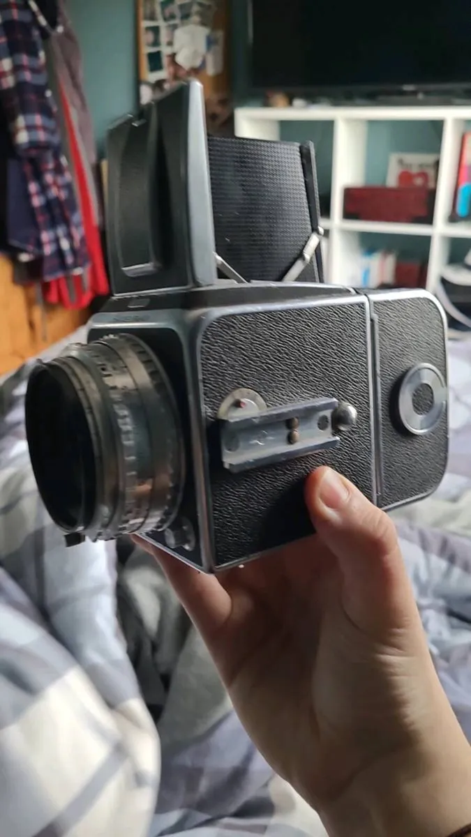 Hasselblad 1000F Vintage Medium Format Film Camera - Image 1