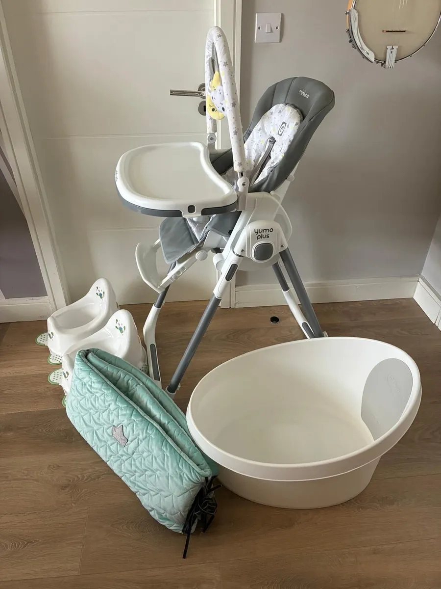 Highchair, Toddler bath, Cot bumper, Potties - Image 1