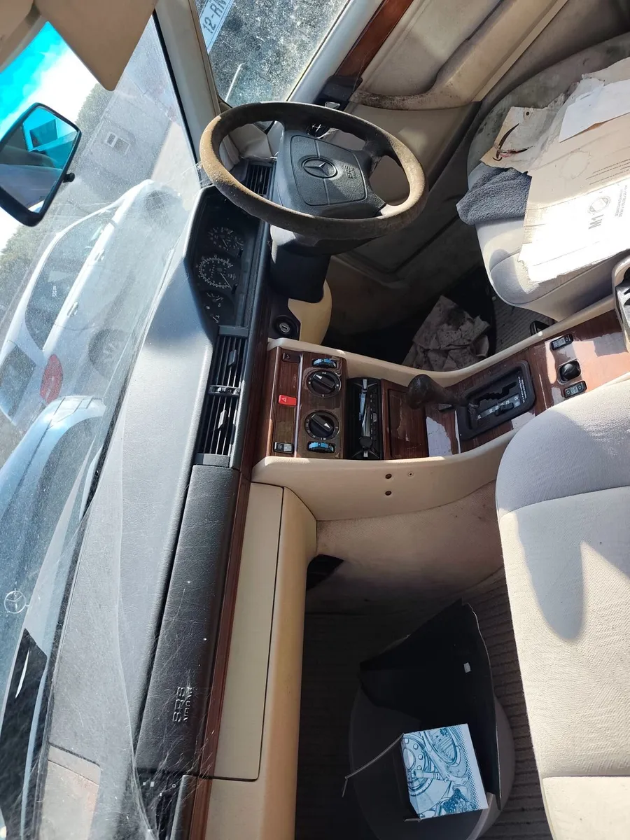 Mercedes E class  2013 parts - Image 3