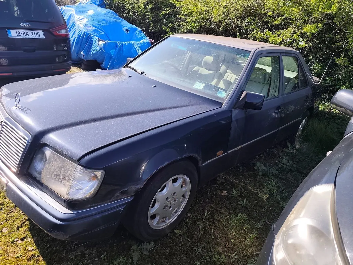 Mercedes E class  2013 parts - Image 4