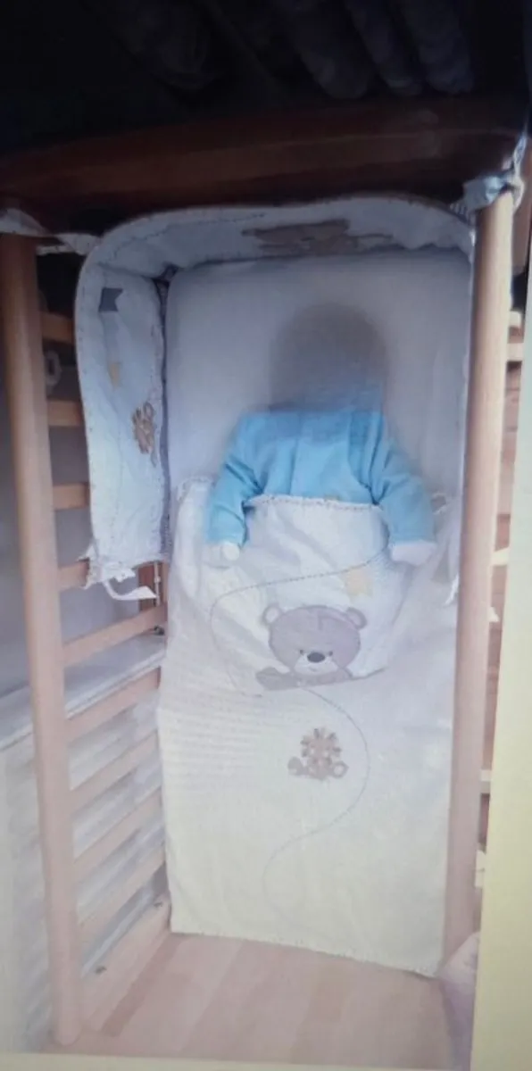 Bouncer and cot - Image 1