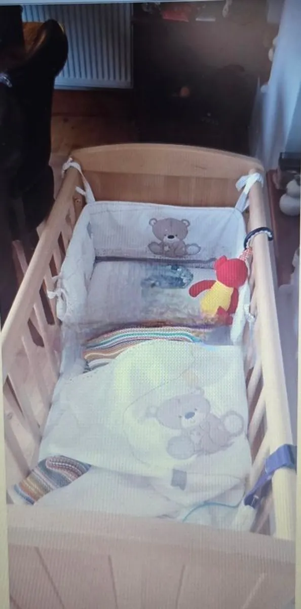 Bouncer and cot - Image 3