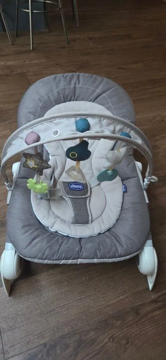 Bouncer and cot - Image 4