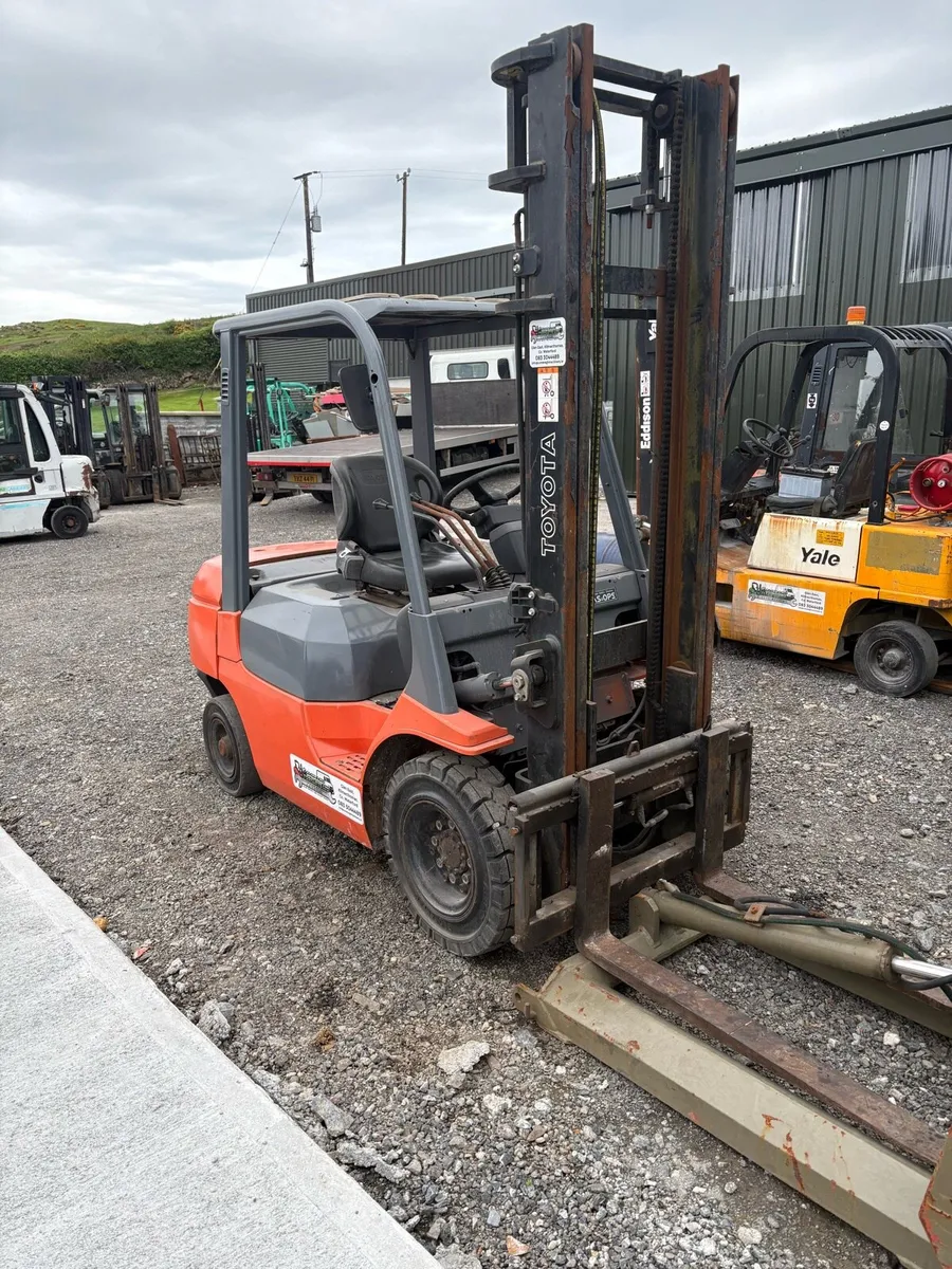 Toyota forklift - Image 2