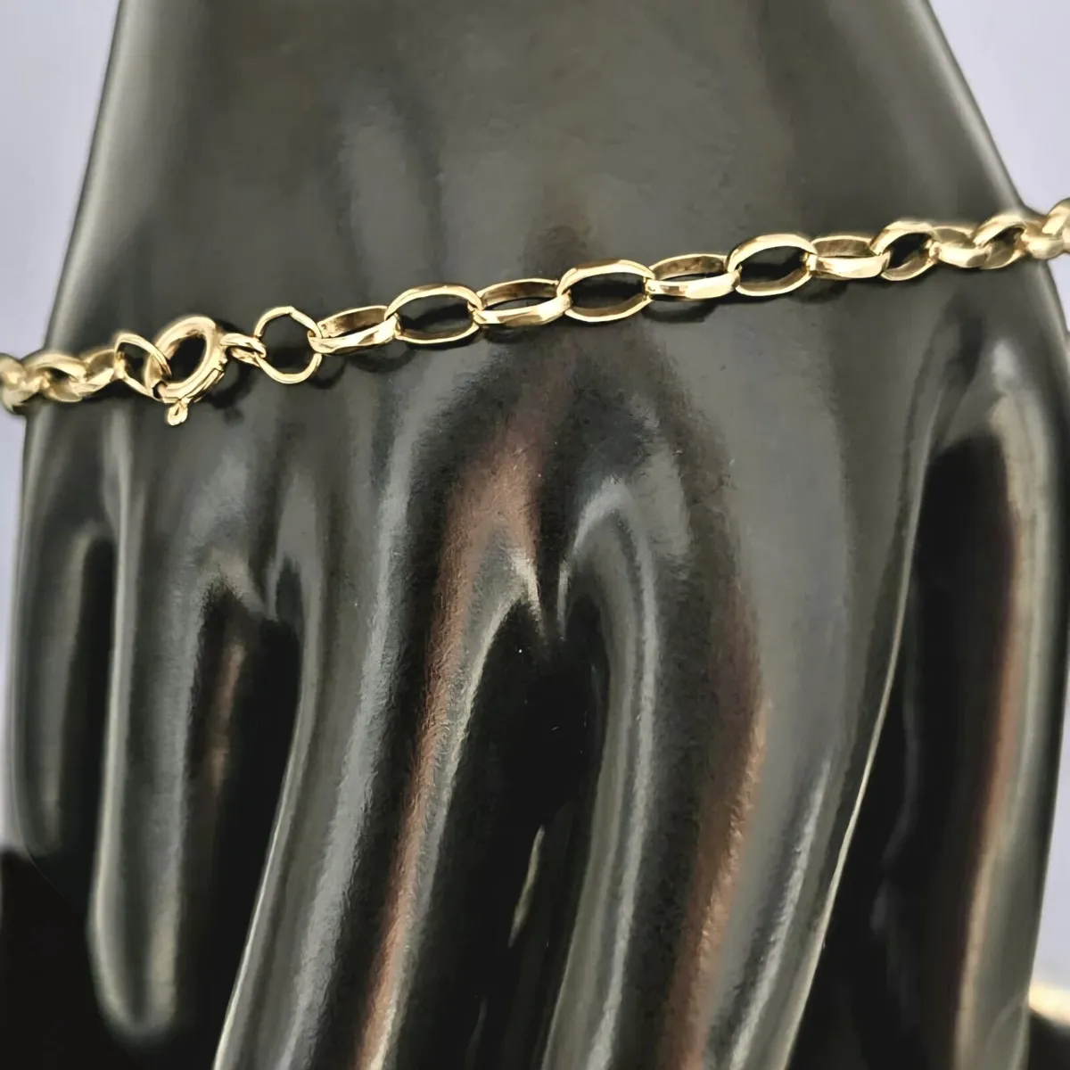 9 Carat Yellow Gold Chain 2.9 grams.
 20cm - Image 1