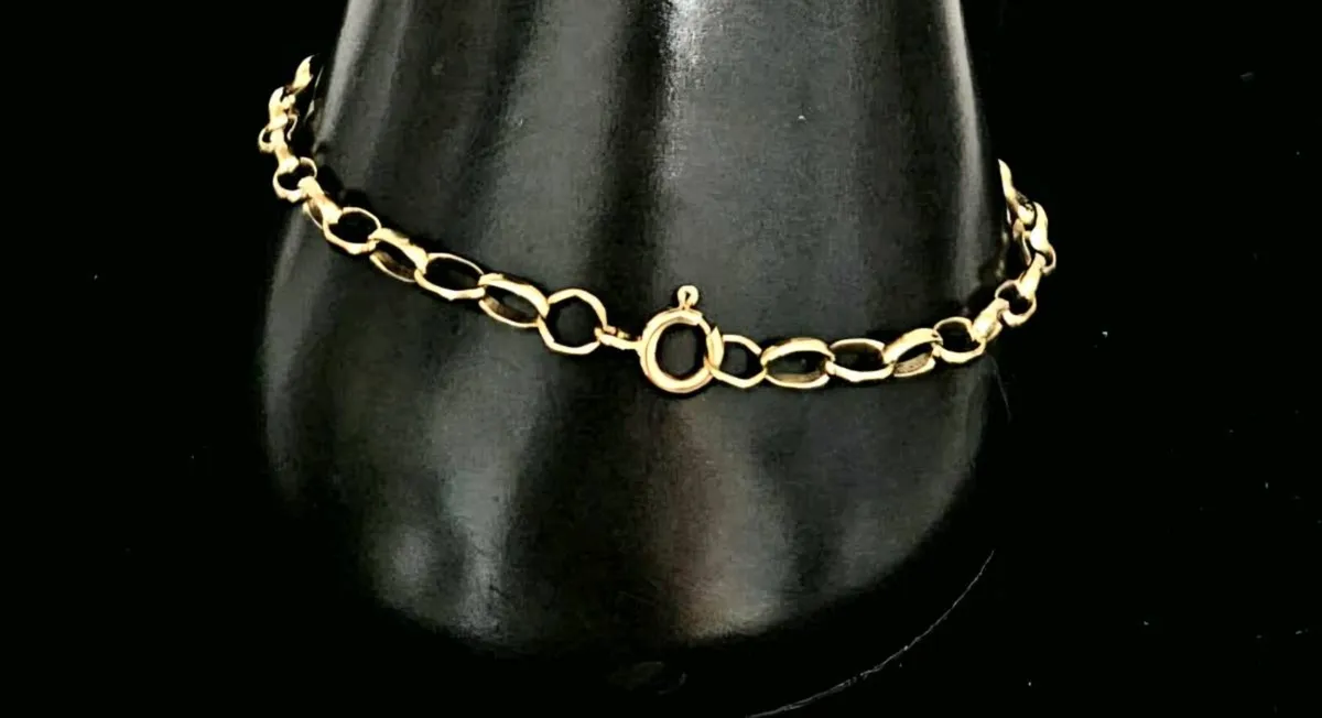 9 Carat Yellow Gold Chain 2.9 grams.
 20cm - Image 2