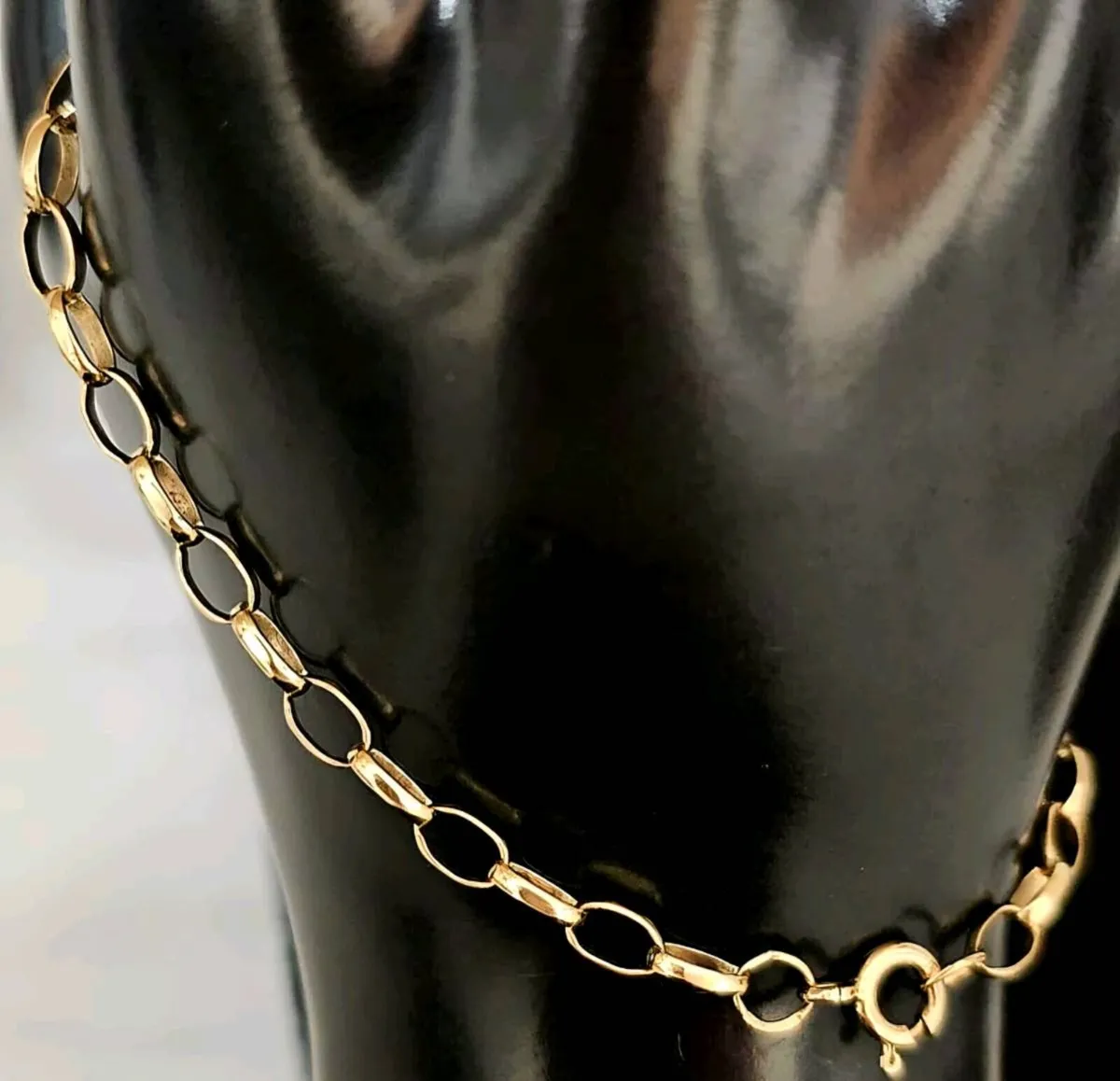 9 Carat Yellow Gold Chain 2.9 grams.
 20cm - Image 4