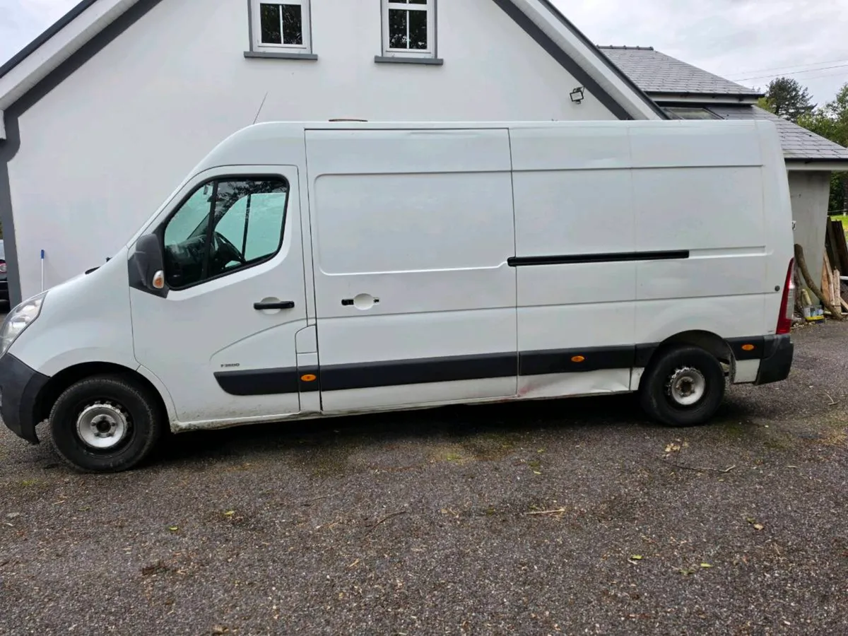 Van - Image 4