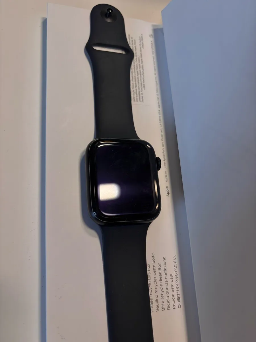 Apple Watch SE 44mm Midnight aluminium - Image 2