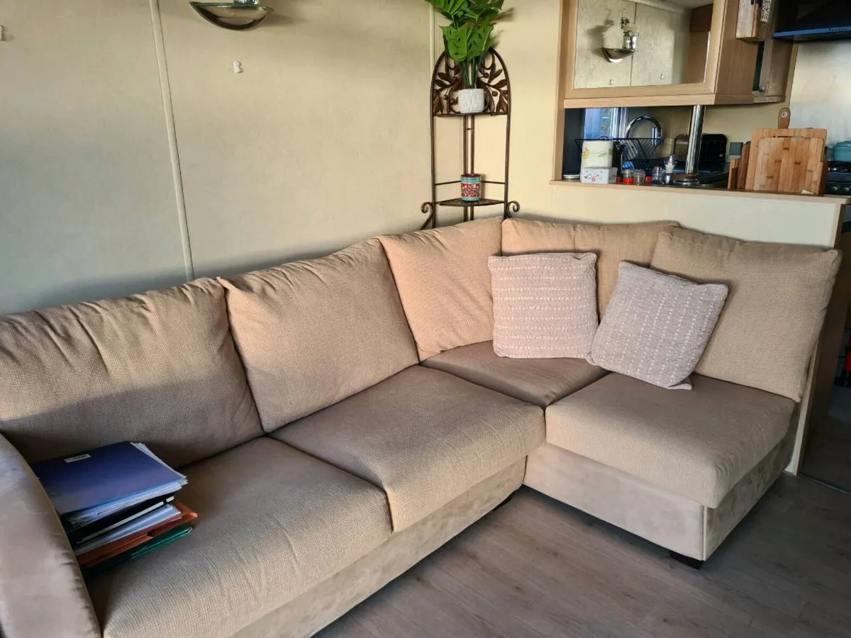 Mobile Home 2 bedroom - Image 3