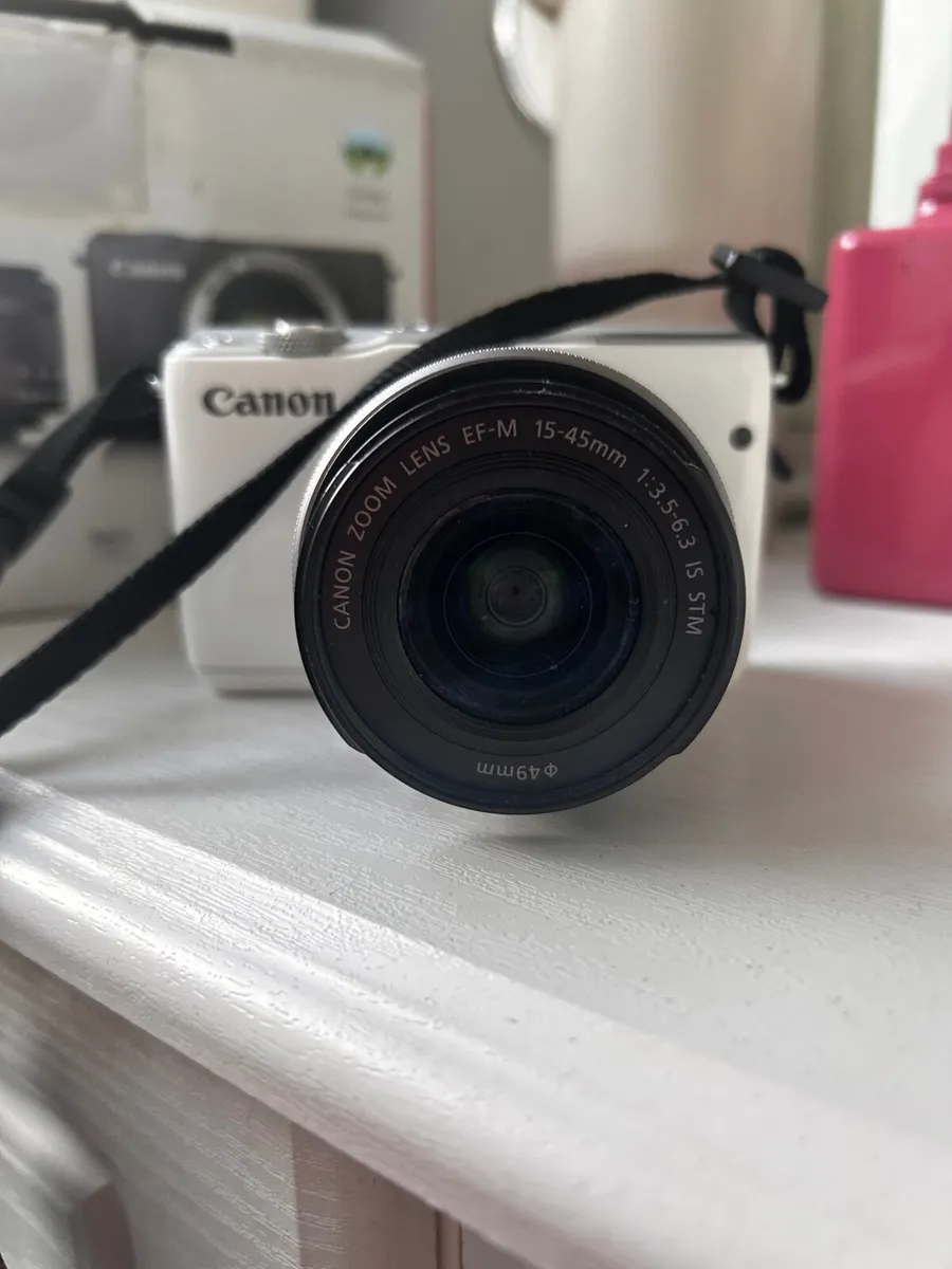 Canon EOS m10 - Image 1