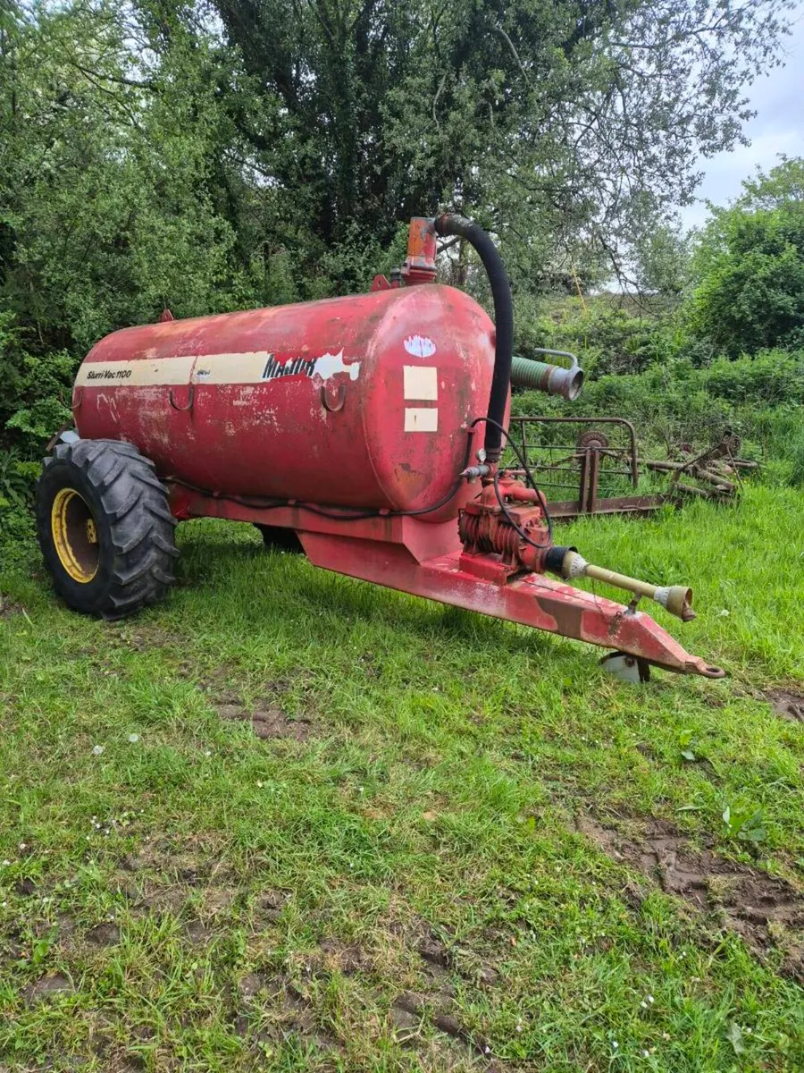 Slurry tanker - Image 1