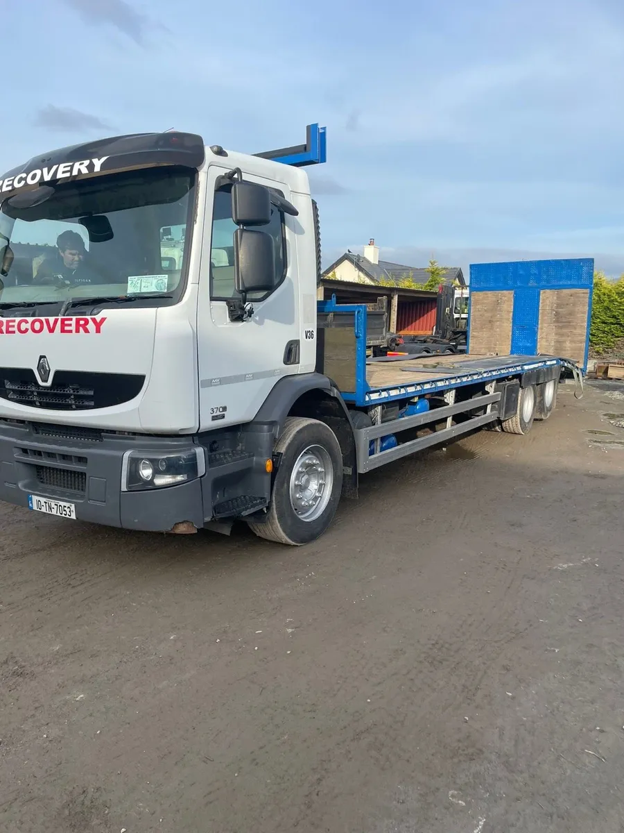 Recovery truck - Image 1
