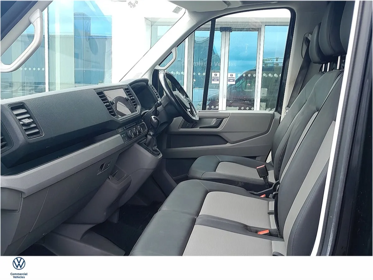 Volkswagen Crafter CRAFTER H 35 MWB 177HP A8F - Image 4