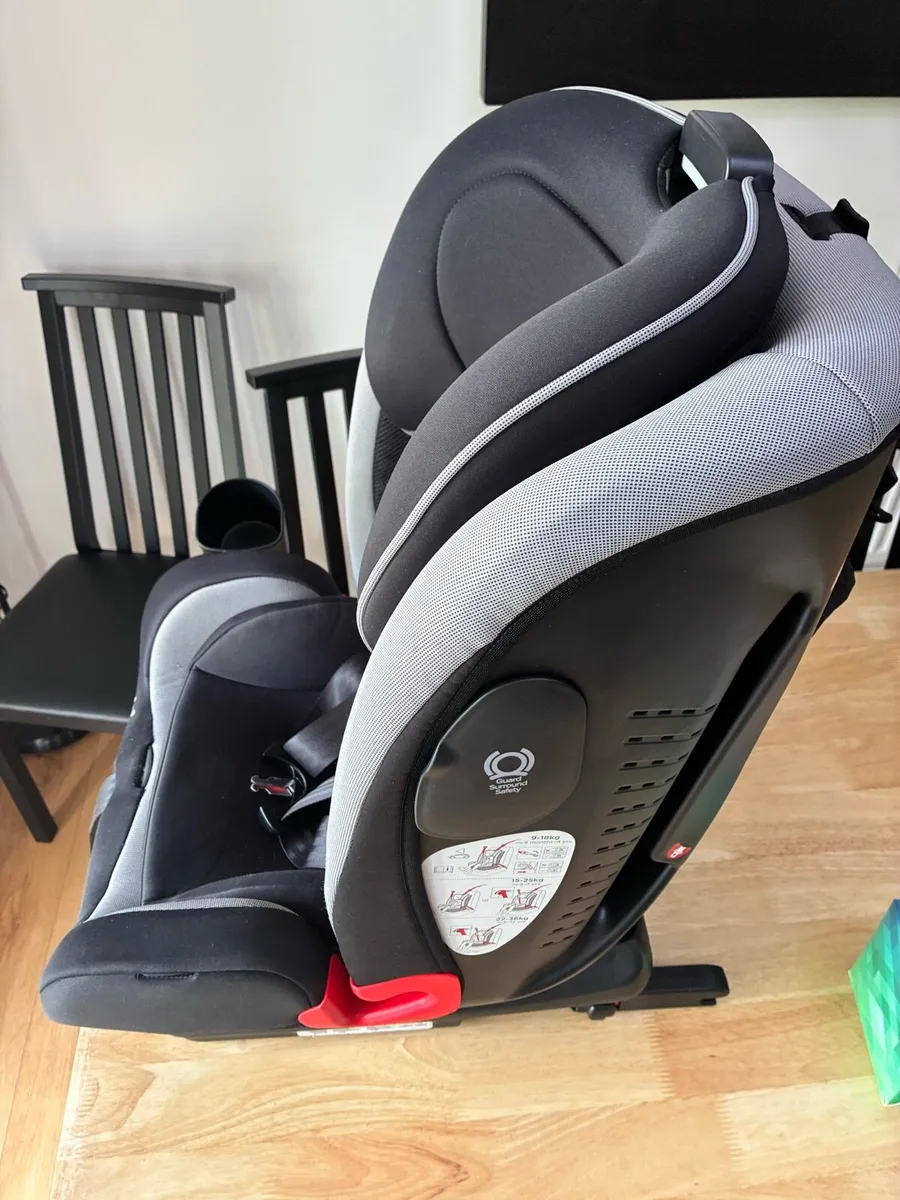 Car seat - Image 1