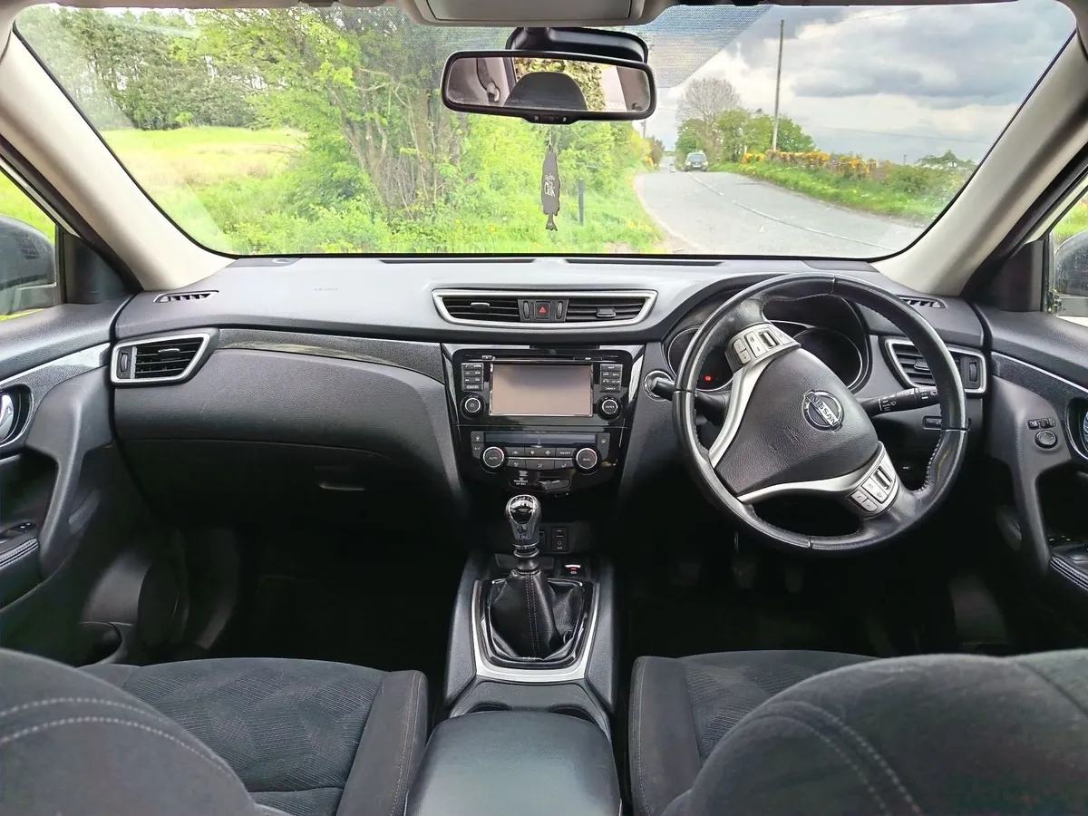 Nissan X-Trail 2015 year 7 seater - Image 4