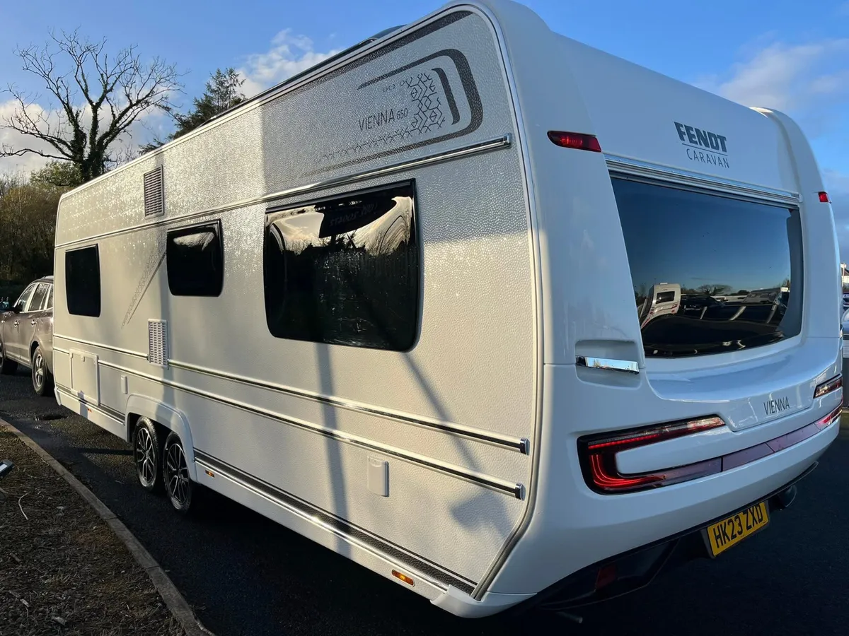 2024 FENDT 650 VIENNA 5/6 BERTH MINT LUX CARAVAN - Image 4