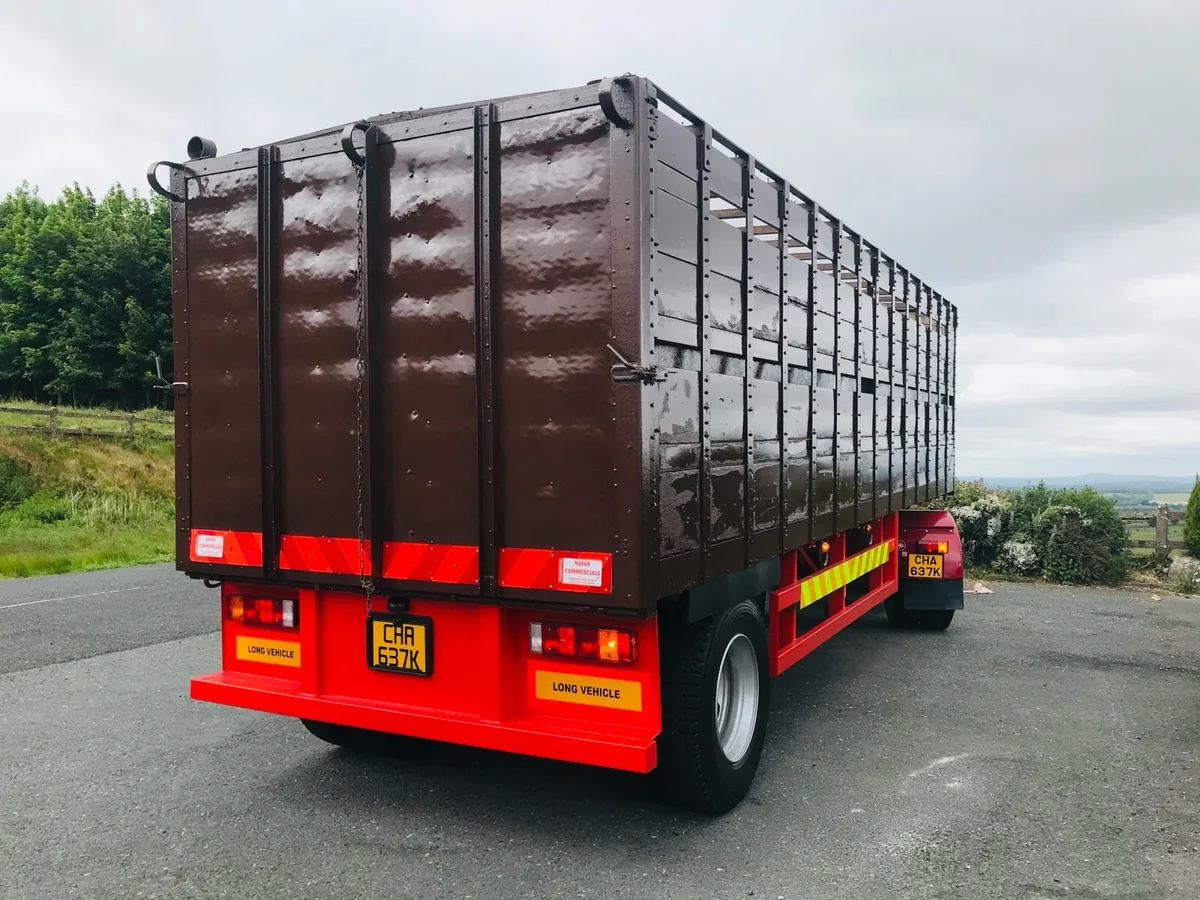 VINTAGE ARTIC CATTLE TRAILER - Image 1