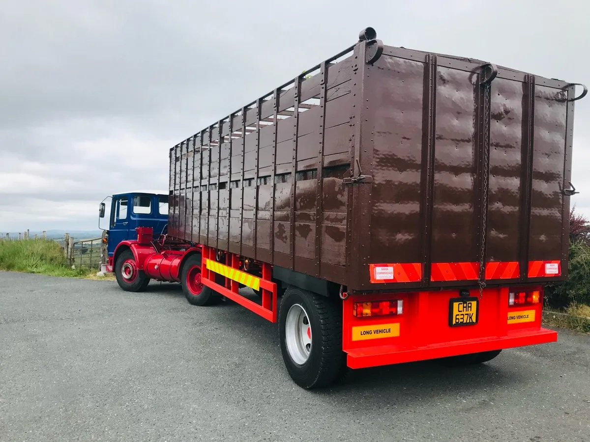VINTAGE ARTIC CATTLE TRAILER - Image 2