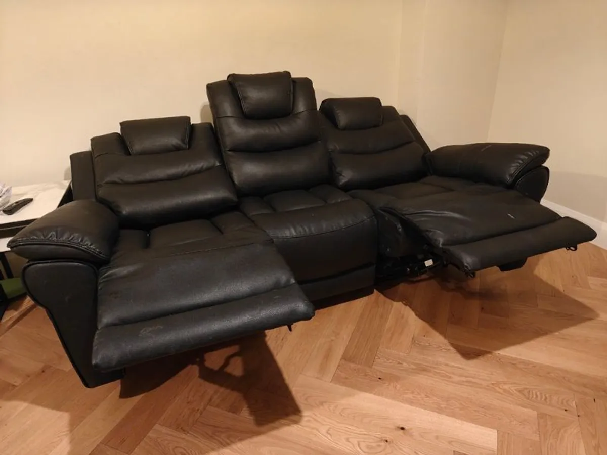 3 seater couch - Image 2