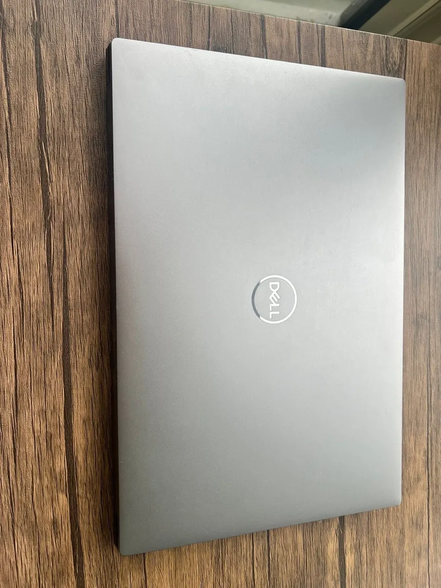 Dell Precison 5550 Laptop - Image 1