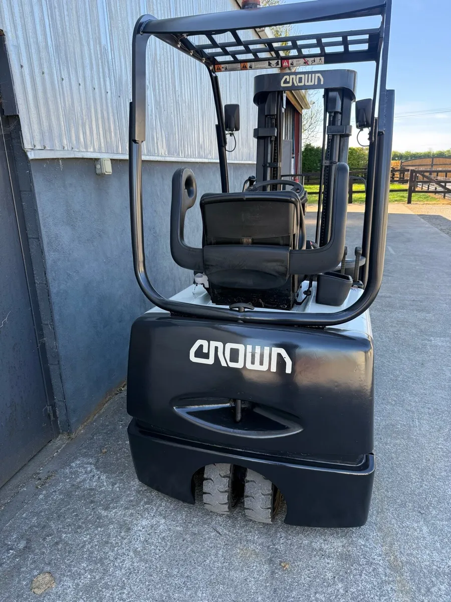Forklift - Image 2