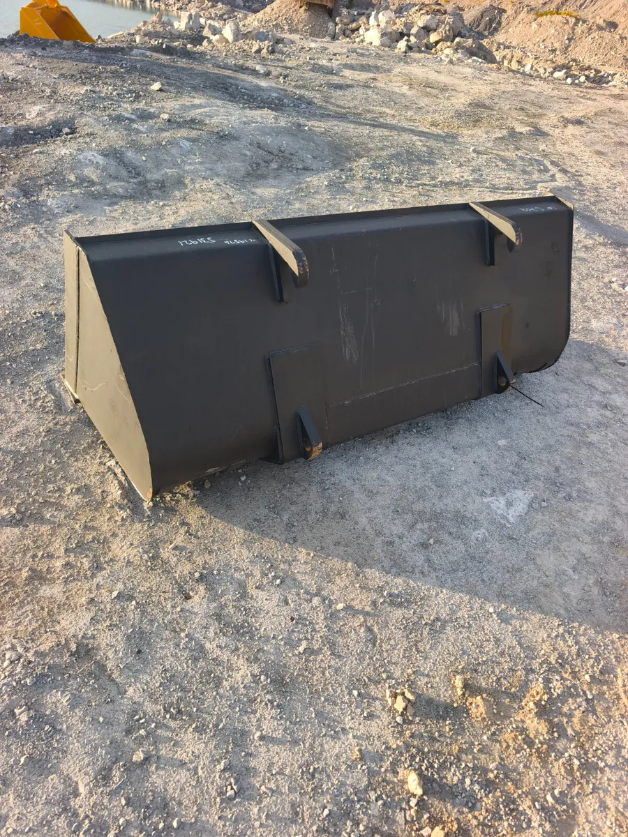 7 foot bucket for JCB telehandler - Image 4