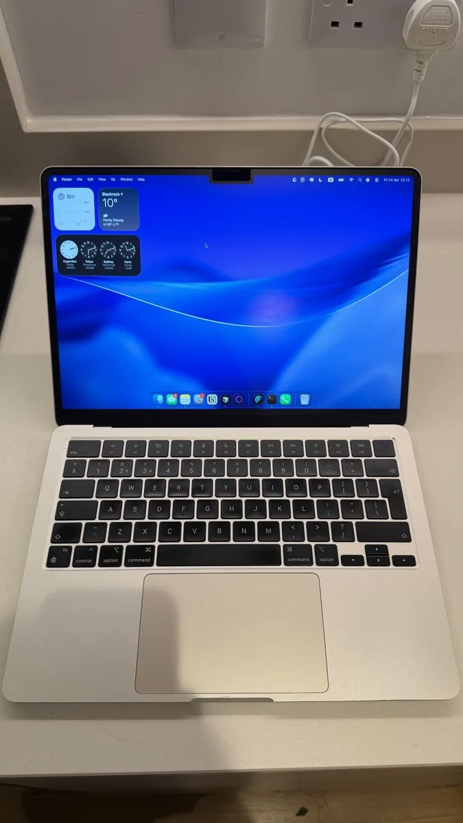 MacBook Air 13” M2 Starlight | 2022 16GB 1TB - Image 2