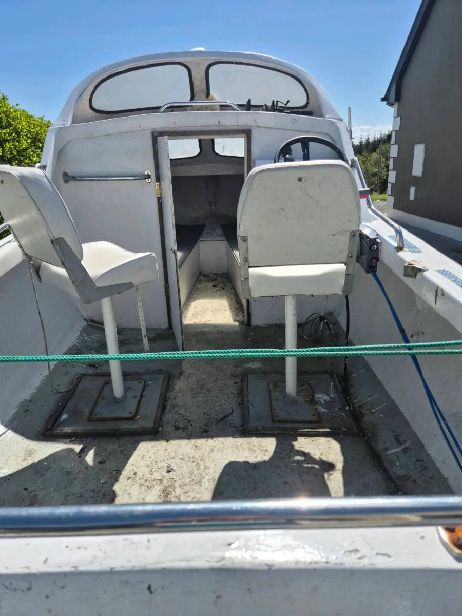 19ft boat - Image 2