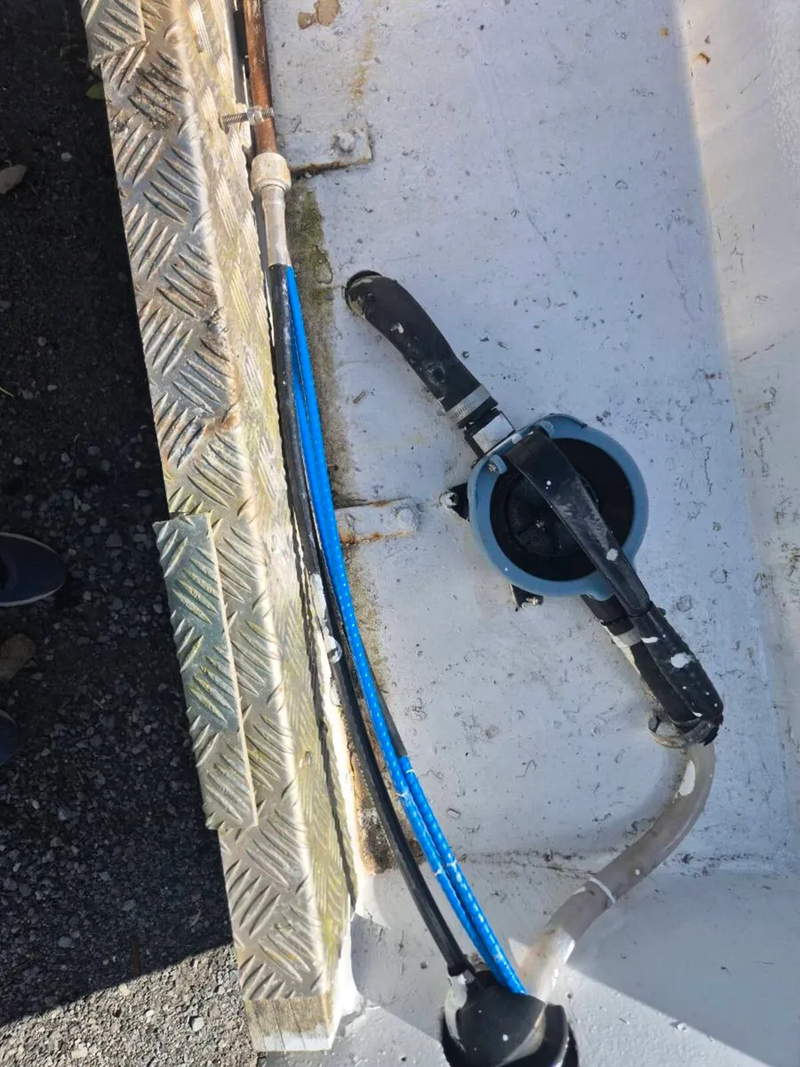 19ft boat - Image 3