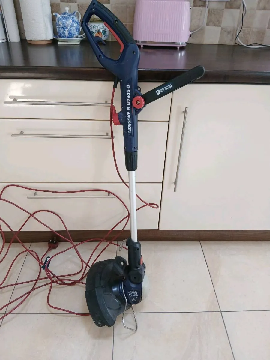 ELECTRIC STRIMMER