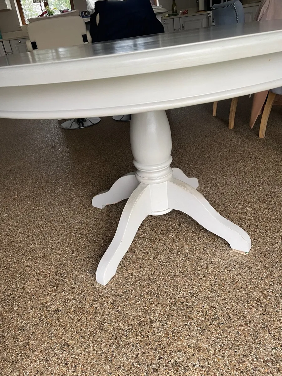 Kitchen table - Image 1