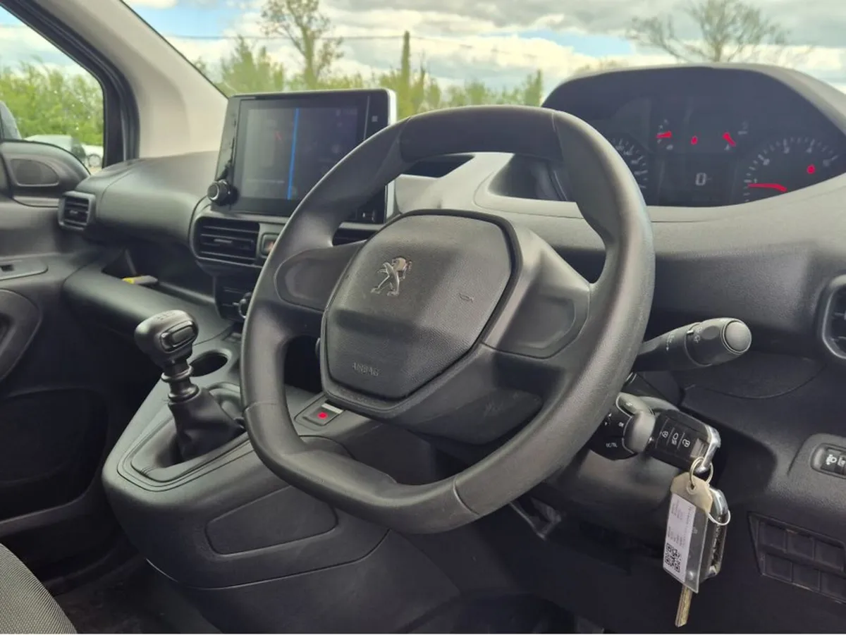 Peugeot Partner ACTIVE PLUS 1.5 BLUE HDI A/C 6-SPE - Image 4
