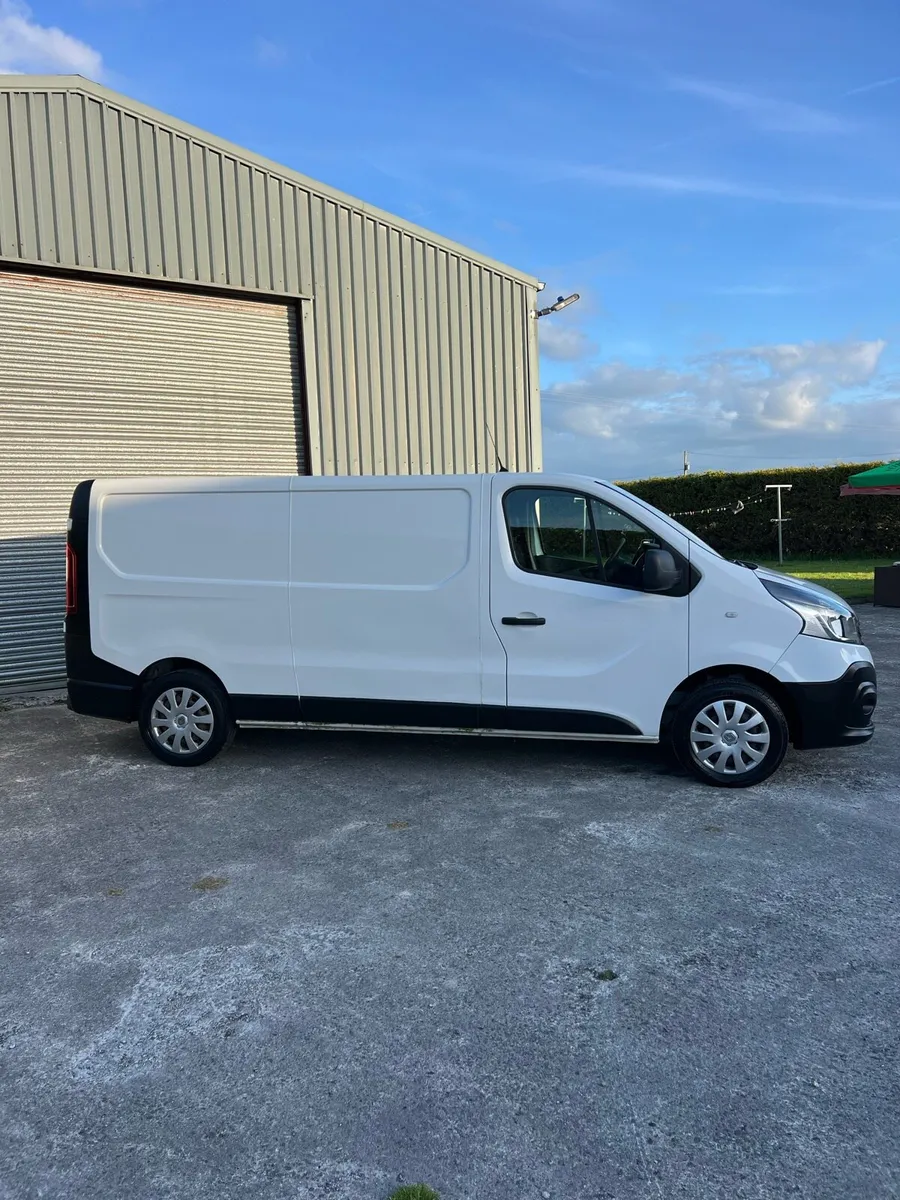 Renault Trafic - Image 2