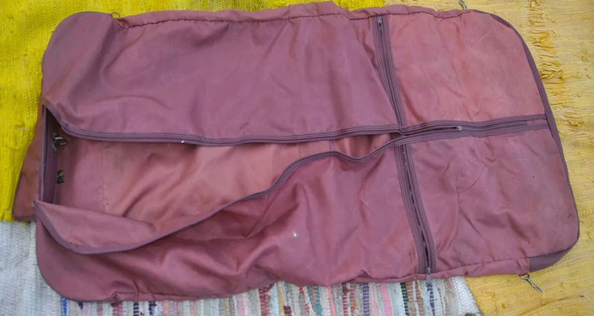 Garment Bag, Brand name VERDI, Maroon Canvas - Image 1