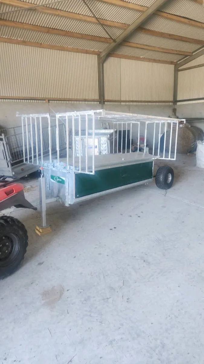 Conden lamb creep feeder - Image 1