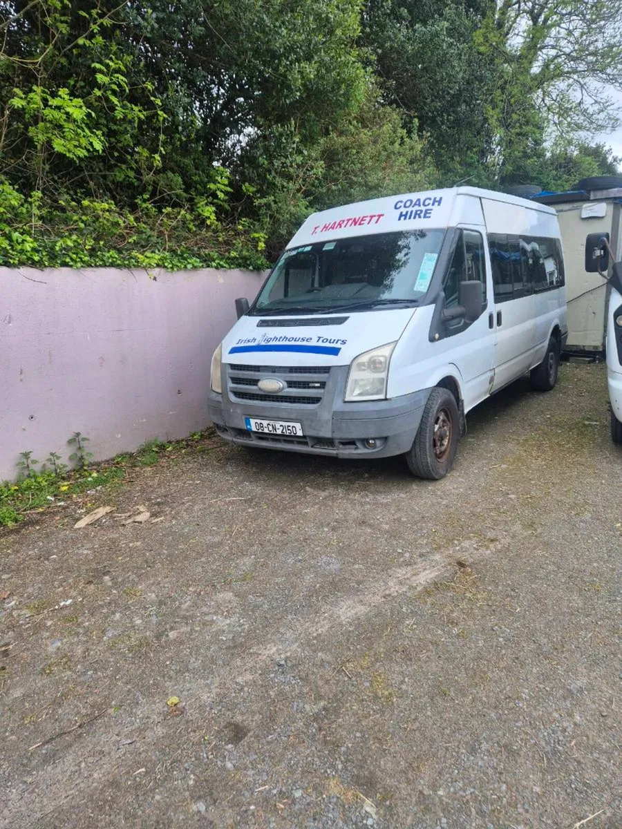Bus - Image 1